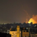 Smoke and flame rise as hostilities between Israel and Hamas escalate, in Gaza, May 13, 2021 | Photo: Ibraheem Abu Mustafa |  Reuters