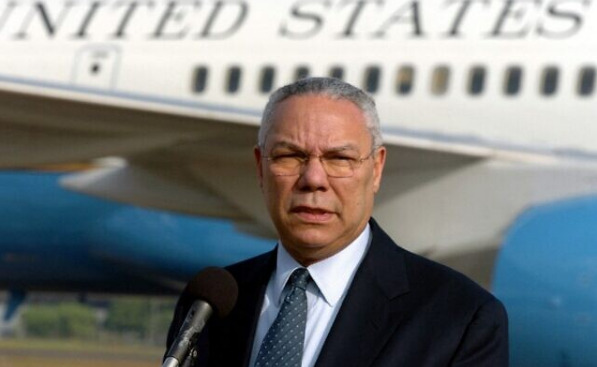 Former US Secretary of State Colin Powell addresses a press conference at Katunayake Military Airport in Colombo, January 7, 2005 | Indranil Mukherjee/AFP