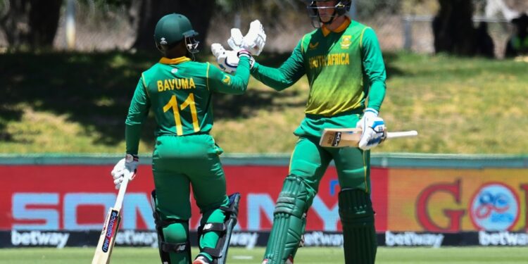 South Africa captain Temba Bavuma (left) and Rassie van der Dussen (right) added 204 for the fourth wicket against India on Wednesday | AFP