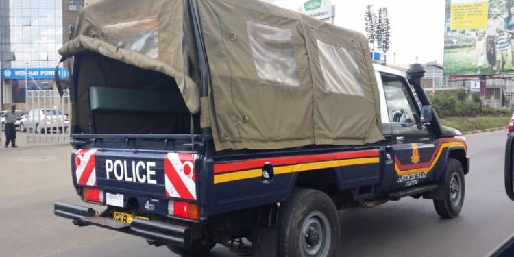 Two suspects masquerading as detectives were arrested last night by DCI officers, after they raided an apartment at Kihunguro in Ruiru, Kiambu County.PHOTO/COURTESY