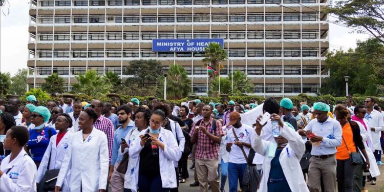 Over 700 doctors strike over suspended colleague in 2018

Photo Courtesy