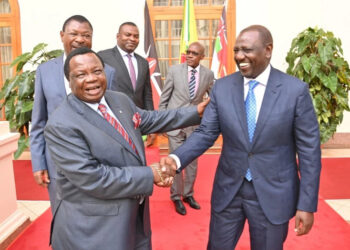 COTU boss Francis Atwoli and President William Ruto during a past meeting in December 2022 at State House Nairobi.PHOTO/COURTESY.