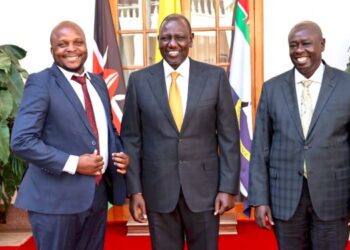 Langata MP Felix Oduor Jalang'o posing for a photo with President William Ruto and his Deputy Rigathi Gachagua at State House Nairobi on Tuesday, February 7.PHOTO/COURTESY